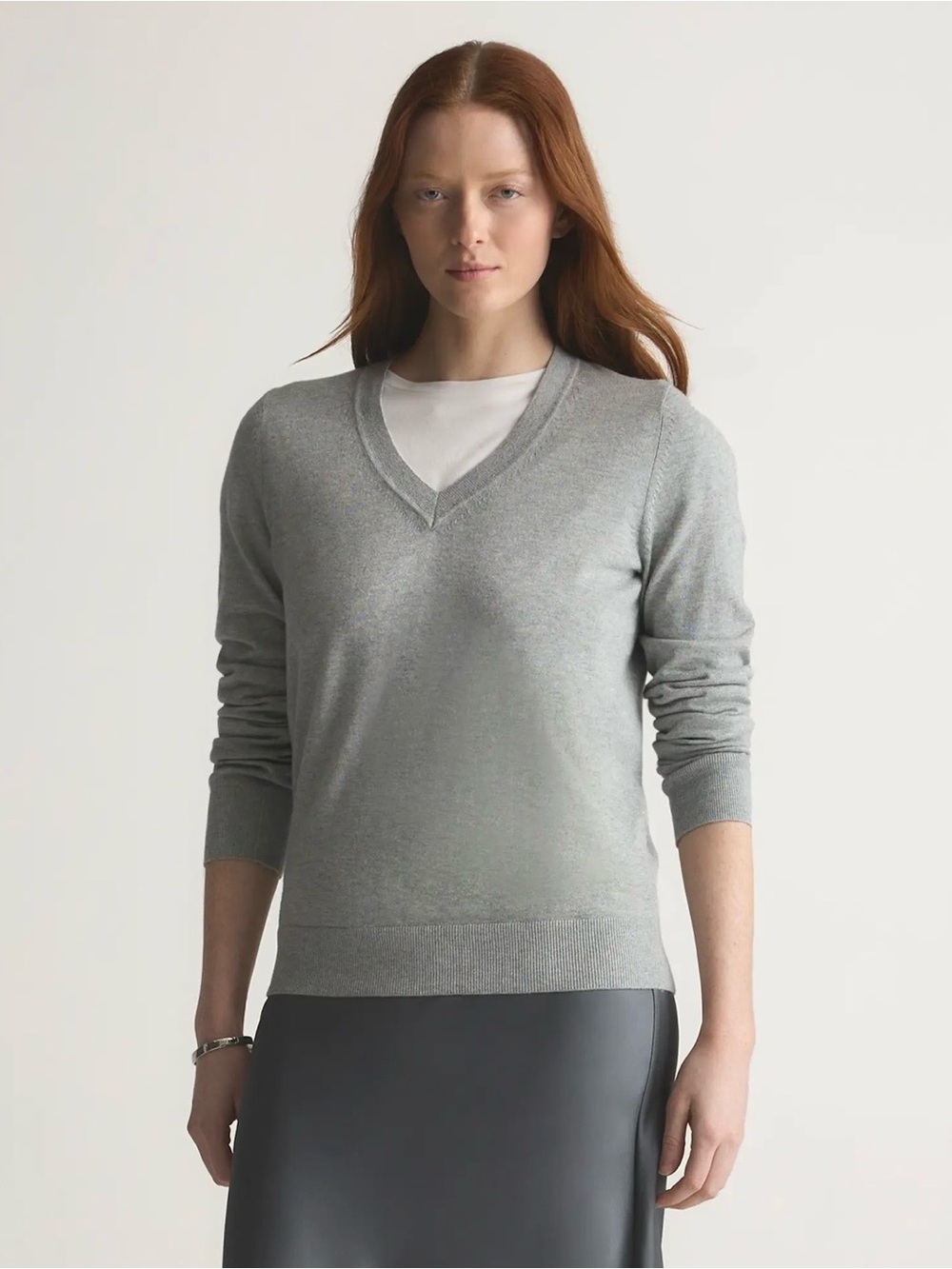 Quince Light Gray V-Neck Cotton  Cashmere Sweater